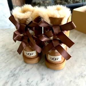 Little girls size 7 Bailey Ugg with bows